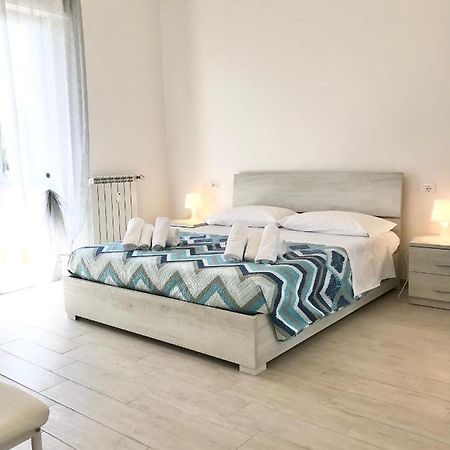 Ferienwohnung Casa Del Sole Savona Exterior foto